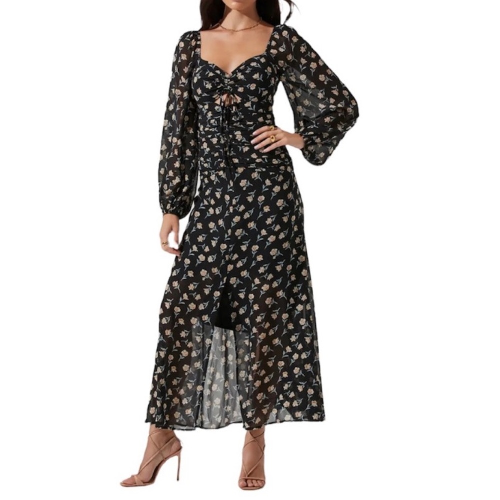 ASTR THE LABEL Sweetheart Neck Long Sleeve Midi Dress